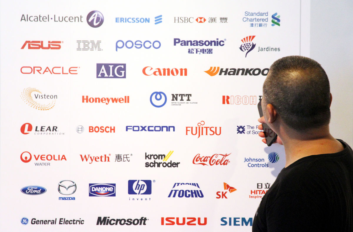 请用通俗幽默的语言讲述品牌是什么品牌的作用不少于1千字