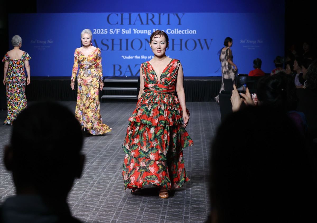 共赴新生之旅！@TheeThem @杨烨YeYang 中国国际时装周头排看秀