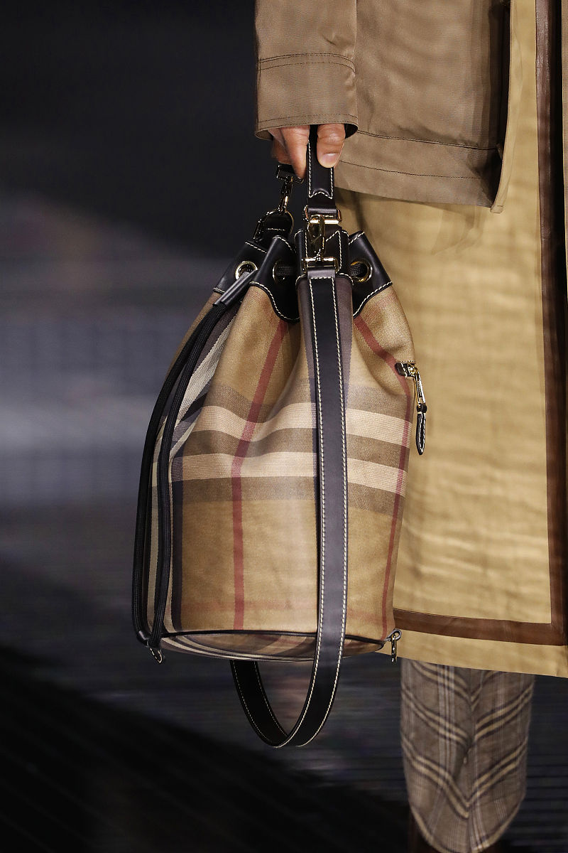当地时间2020年2月17日,英国伦敦,2020秋冬伦敦时装周:burberry 品牌