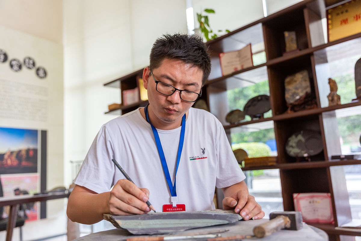 关于四川攀枝花机电施工总承包二级资质新办及转让多少钱字数