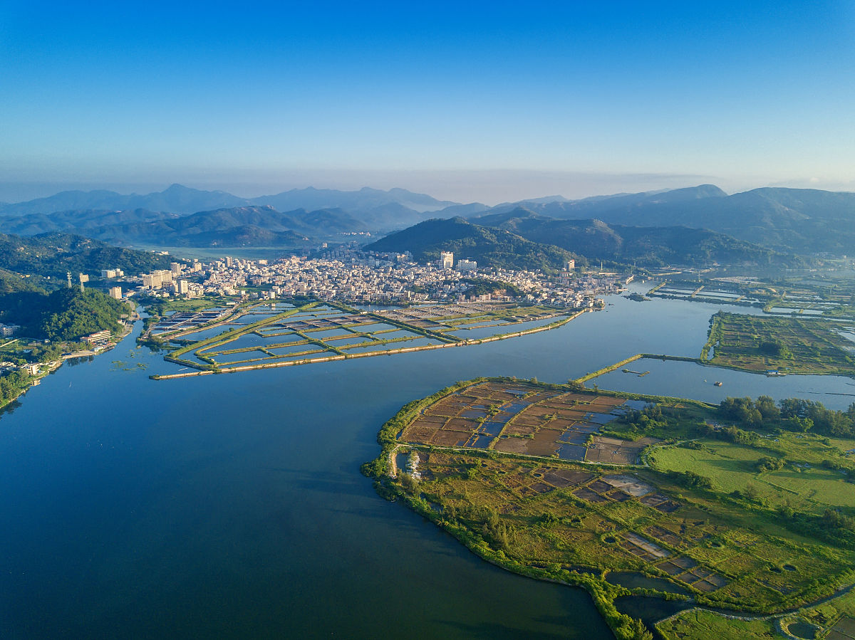 2017年8月20日,广东省惠州市惠东县双月湾,双海滩的景色,超长的浅水沙