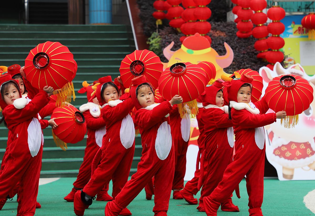 重庆幼师携手多家单位签署12项合作意向，共促幼儿教育发展