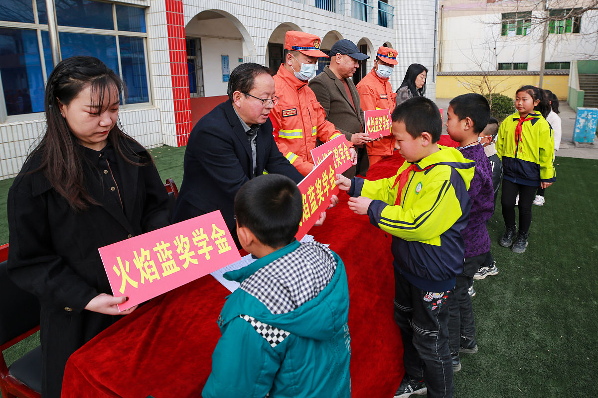 一等奖学金申请：优异成绩、全面发展与社会实践