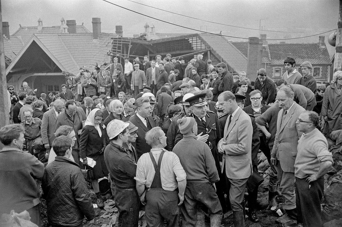 22 届工程管理女生迷茫？二战失败、工作不顺，如何重拾信心找方向？