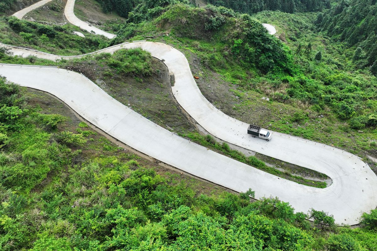 山地道路驾驶技巧：安全驾驶指南