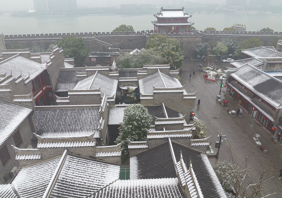 2022年1月22日,湖北省襄阳市迎来降雪,银装素裹.