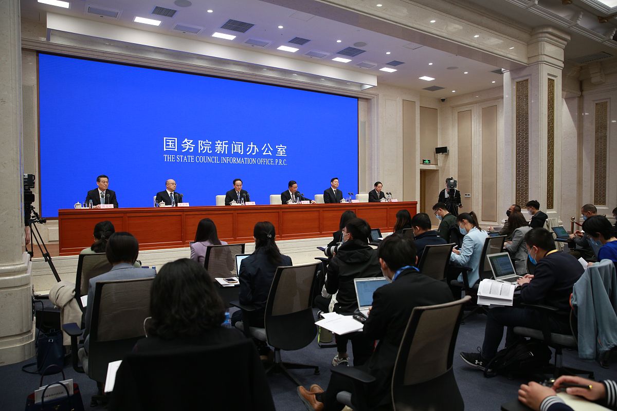 围绕《湖北省河湖长制工作规定》作专题研讨交流