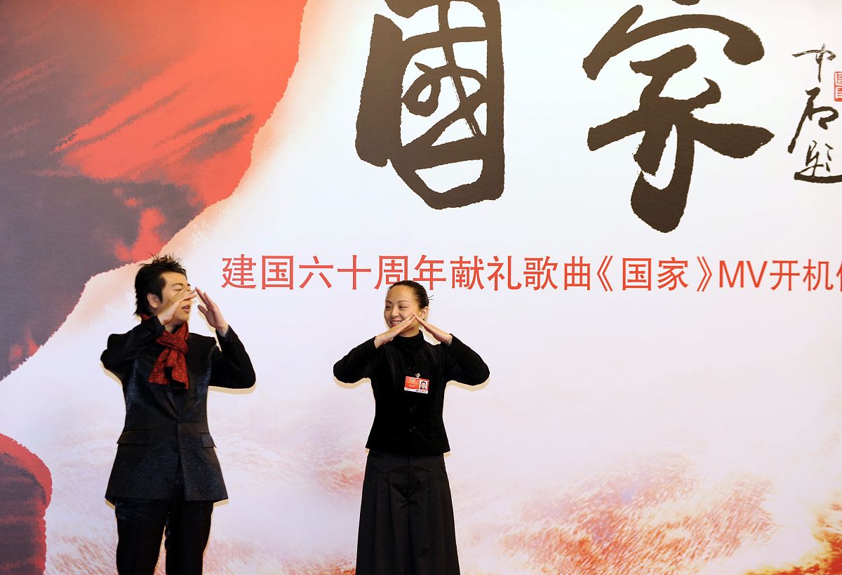 2000字的形势与政策论文论文主题是为什么说祖国统一的大势不可阻挡？请写多于两千字的论文