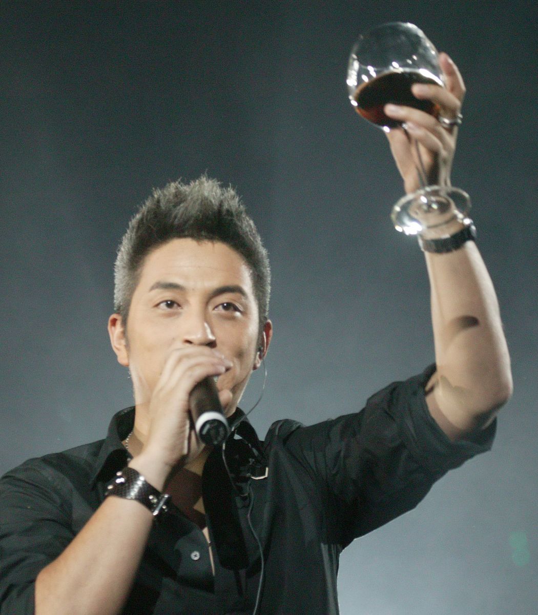 2007年 10月 20日 , 南京 , 快乐 男生 全国 巡回 演唱 南京站 . 吉杰
