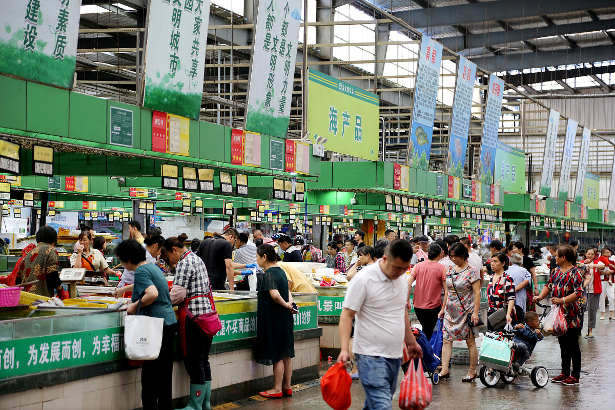 疫情防控期间关于消费者生活方式变化对西安市本帮菜餐饮市场需求的影响不得少于600字。