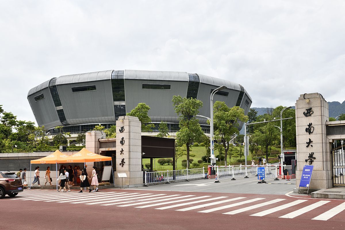 重庆有哪些轻轨学校