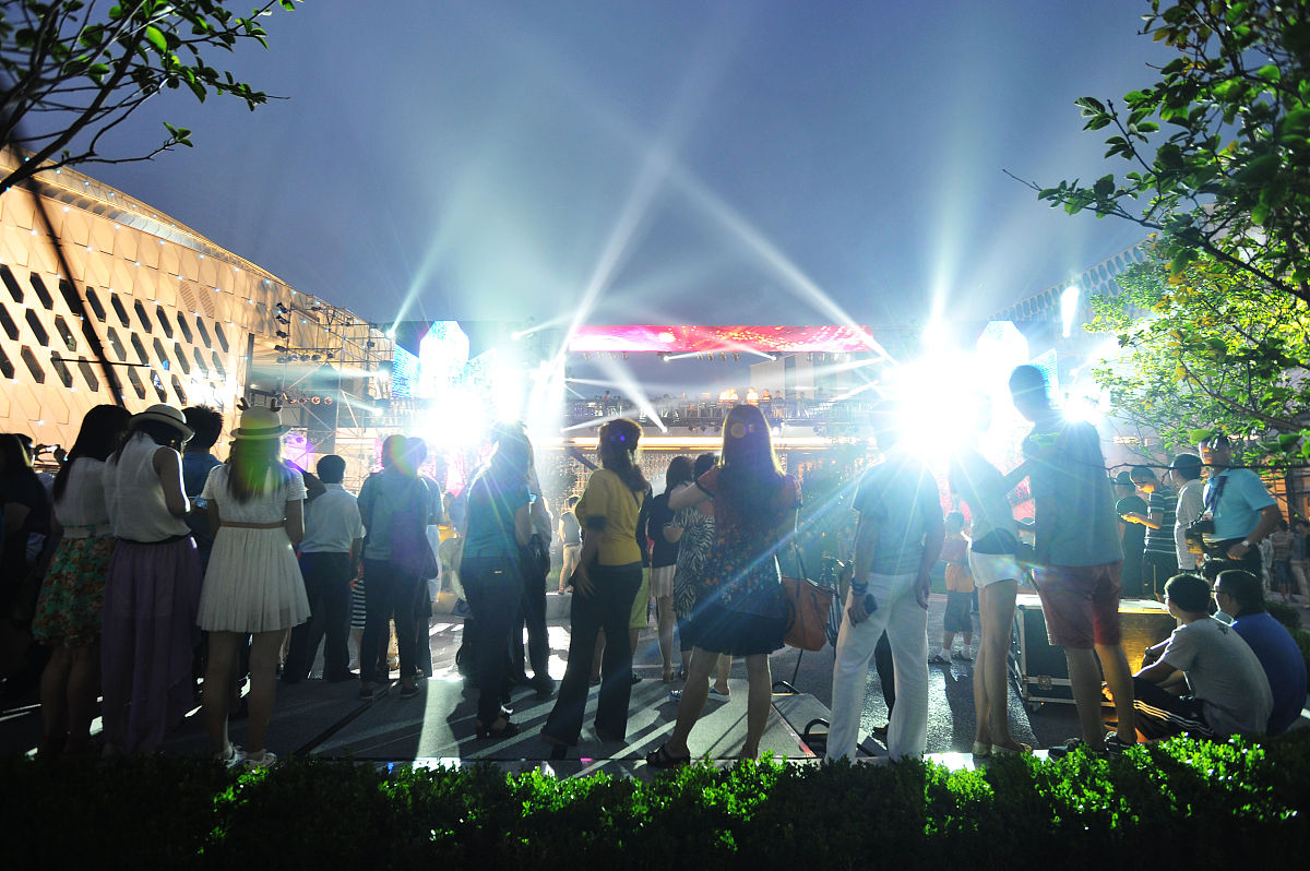 燃动夜跑，青春起航！——XX大学夜跑活动策划