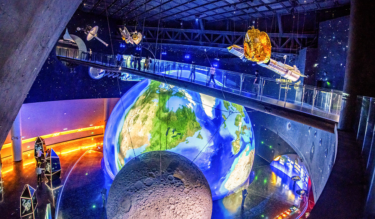 未来奇遇：探索未知，发现神秘与奇迹