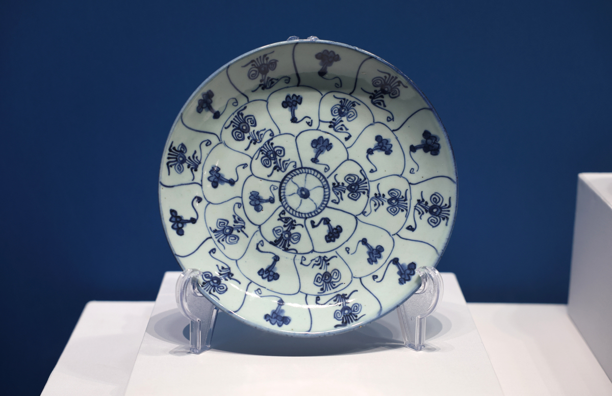 青花瓷的魅力：千年不衰的秘密