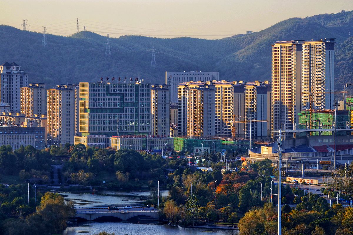 2020年11月3日,安徽省芜湖市繁昌区,城区建筑风貌.