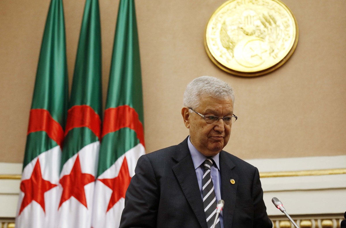 Latar Belakang Dekrit Presiden Soekarno: Mengapa Dekrit Diterbitkan?