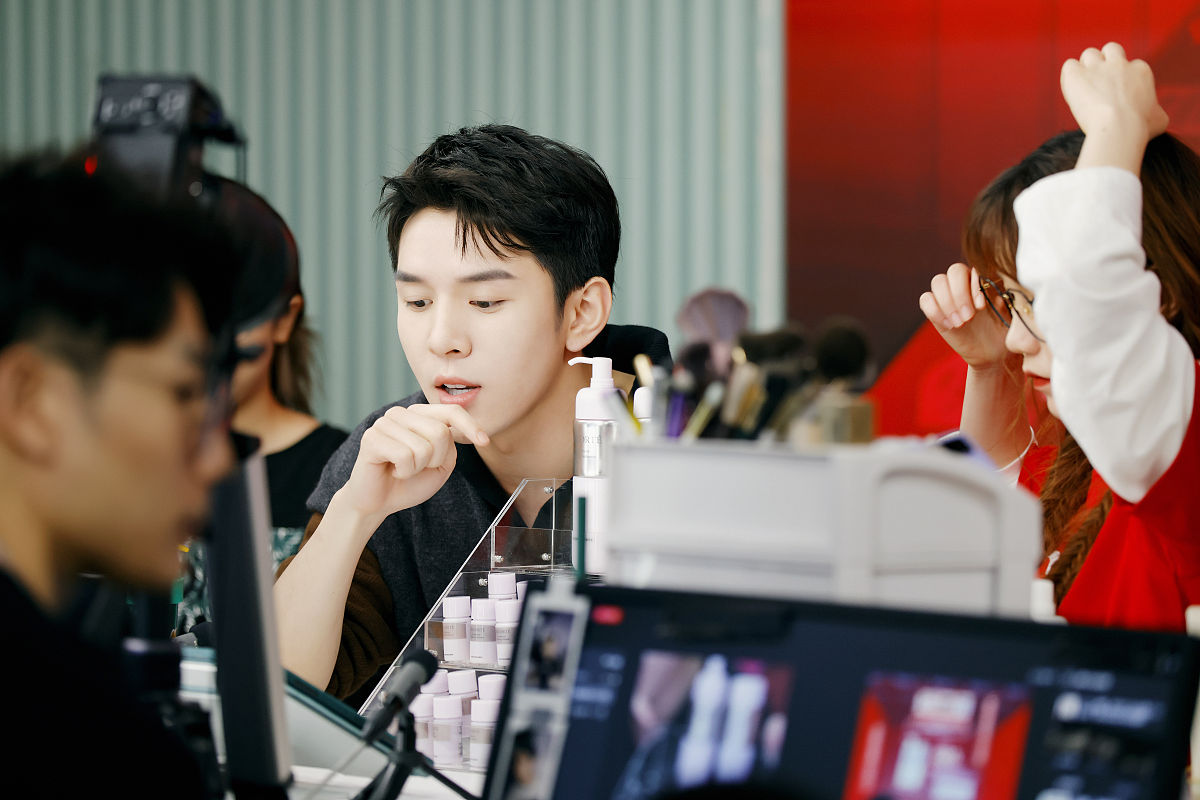 为什么李佳琦翻车蜂花却一夜爆火谈一下感受。