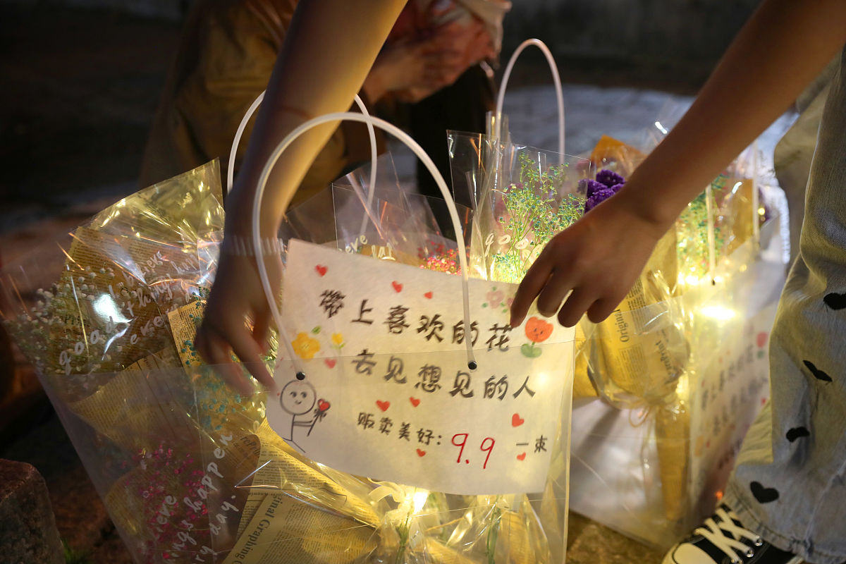 2019年重庆人文科技学院招生老师QQ和电话，咨询入学信息
