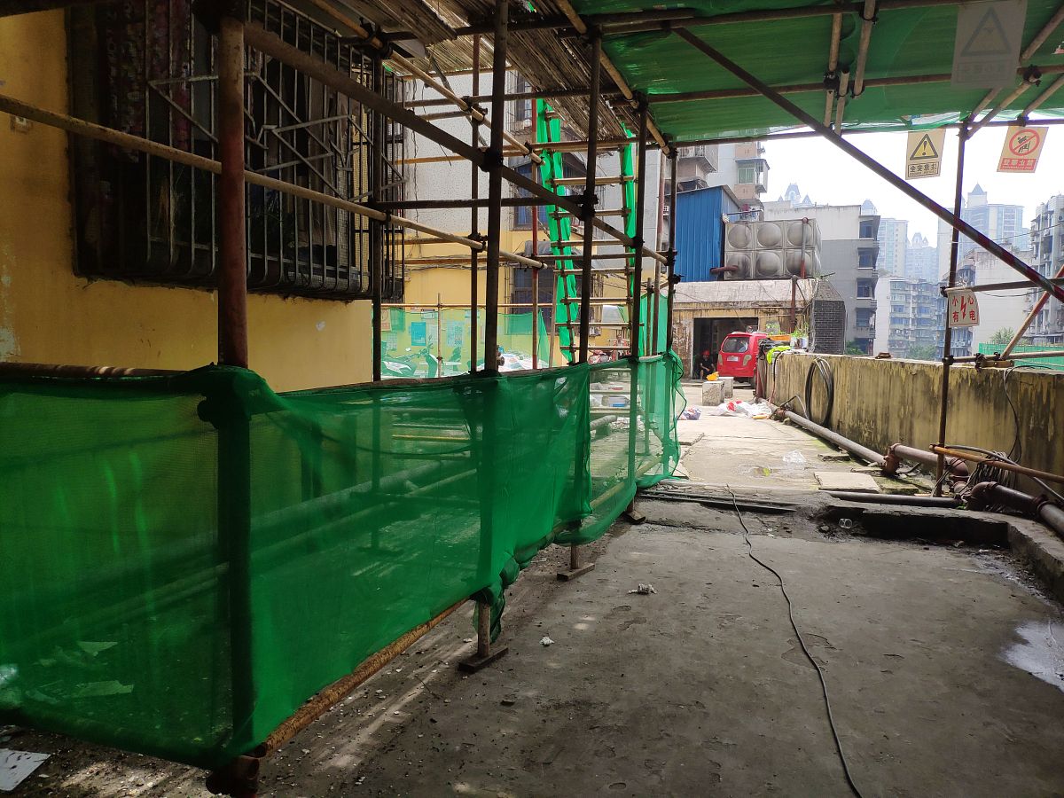 建筑工地现场管理：如何规范物料堆放和设备布置？