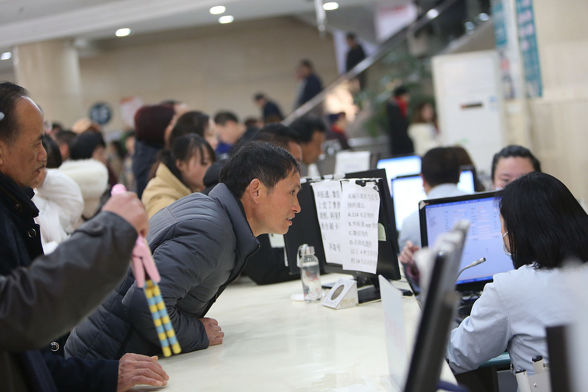 成都护理专业最好的大学推荐：四川大学华西医院护理学院和四川医科大学护理学院