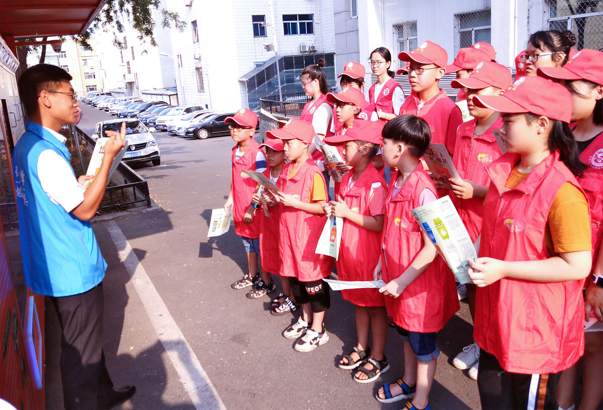 热心公益，积极进取：一位大学生的志愿服务故事