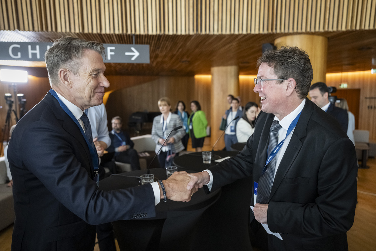 Dr. Fei Zhou: Chairman and CEO of BMTEK (Shenzhen) Inc. | Technology Executive and Visionary Leader