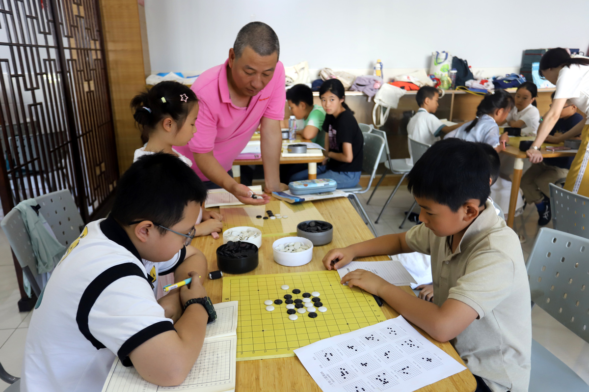 四月大学班级组织下棋比赛活动后的宣传稿10000字
