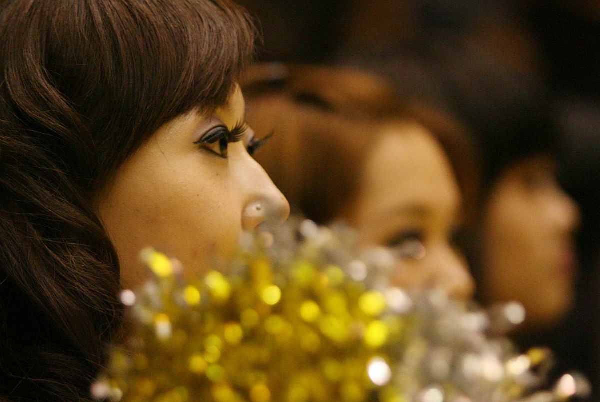 女生拒绝亲吻却珍藏快乐回忆，代表她爱男生吗？