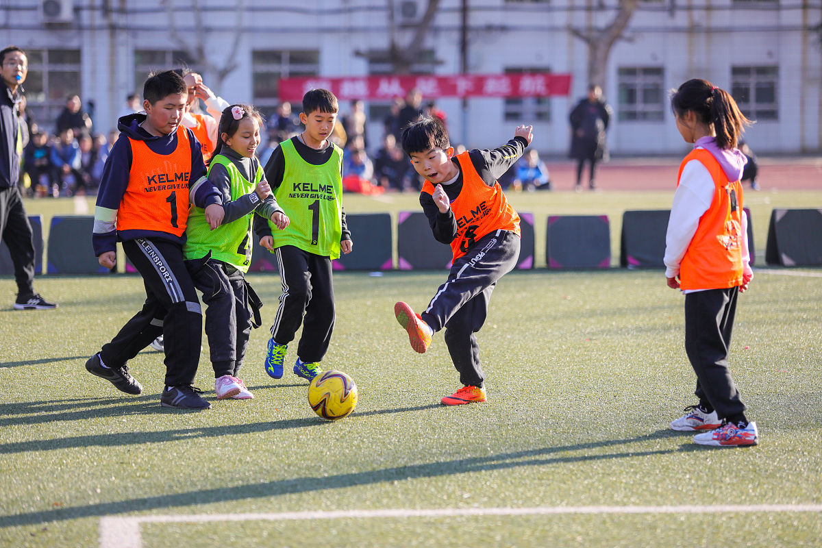 小学生体育好但不愿比赛论文10000字