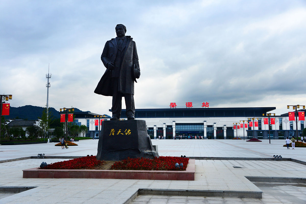 上饶卫生学校怎么样？ - 优势分析及就业前景解读