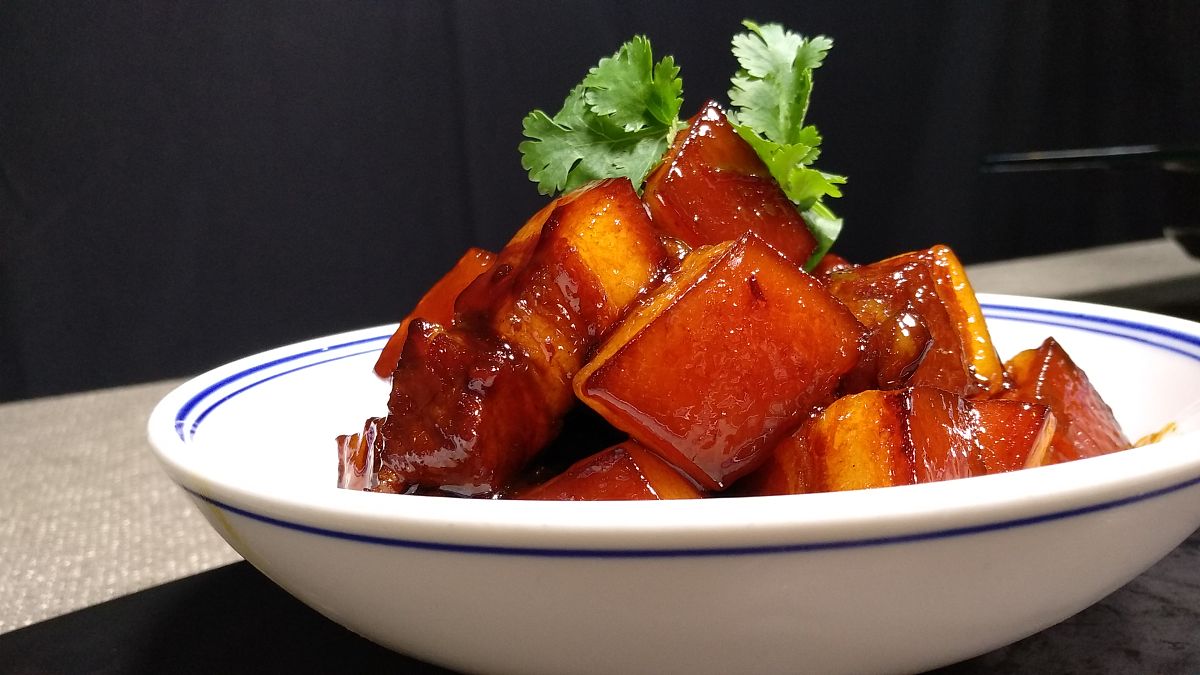 红烧肉秘诀：这样做肥而不腻、瘦而不柴，全家都夸你是大厨！