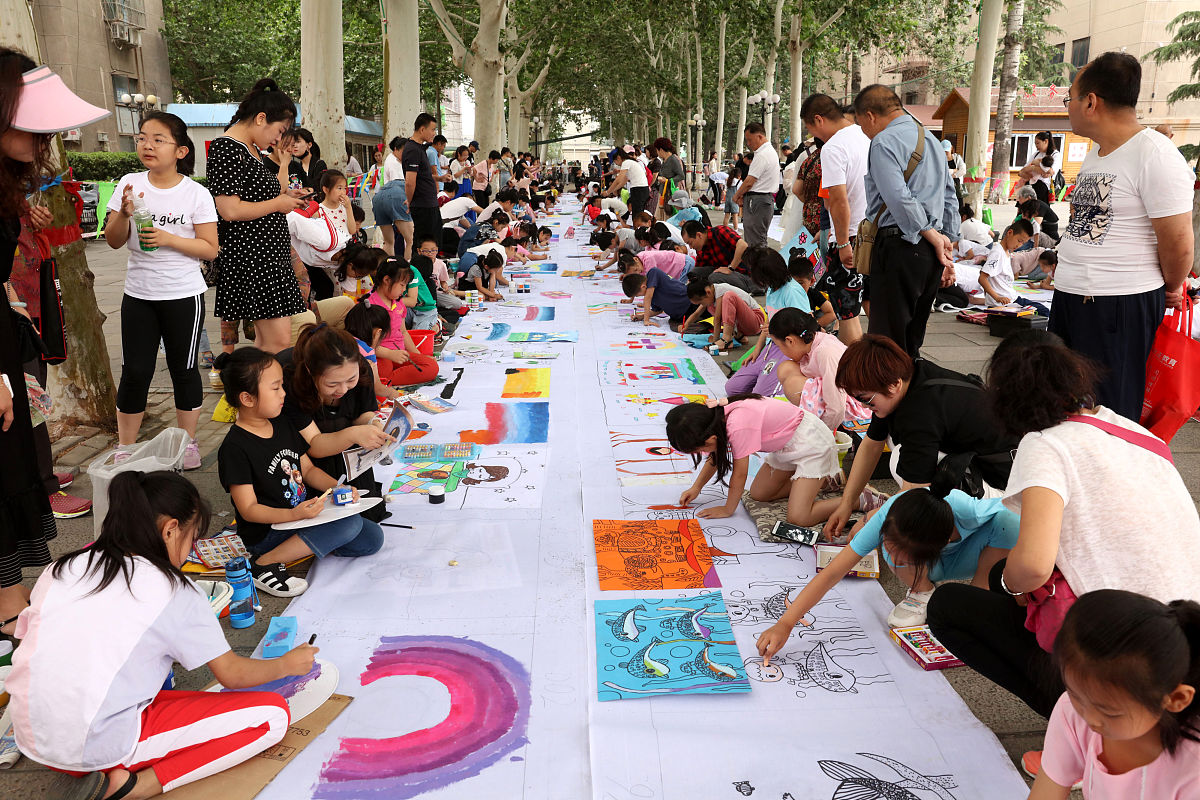 画室学生线下娱乐活动如套圈套画材砸金蛋得盲盒以此为例再多举例一些
