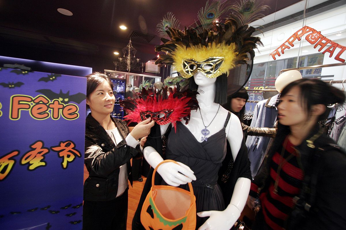 姨妈鸟兽装：万圣节创意造型？