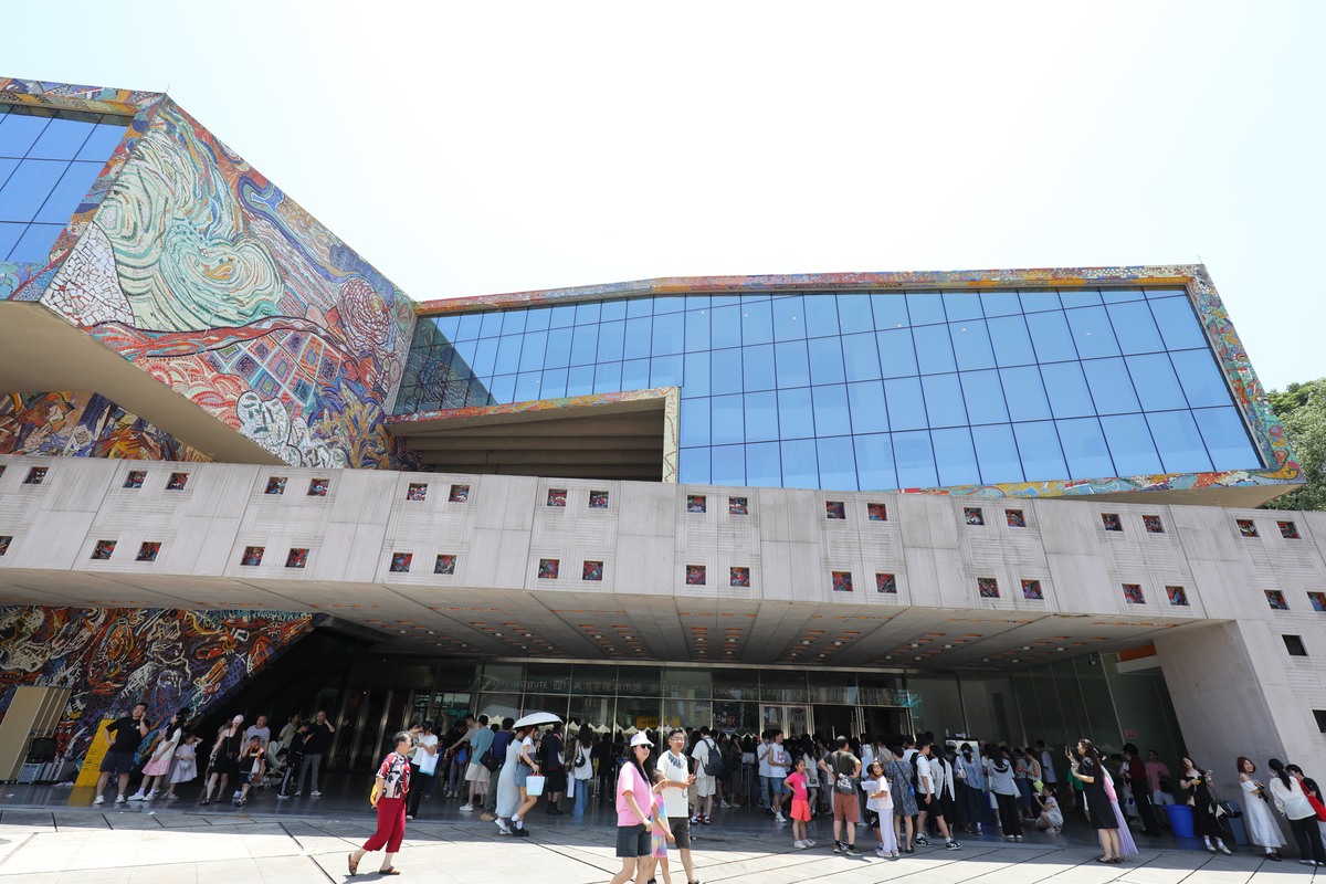 Translating '戲曲中心': Foreignisation vs. Domestication of 'Chinese Opera Centre' and 'Xiqu Centre'