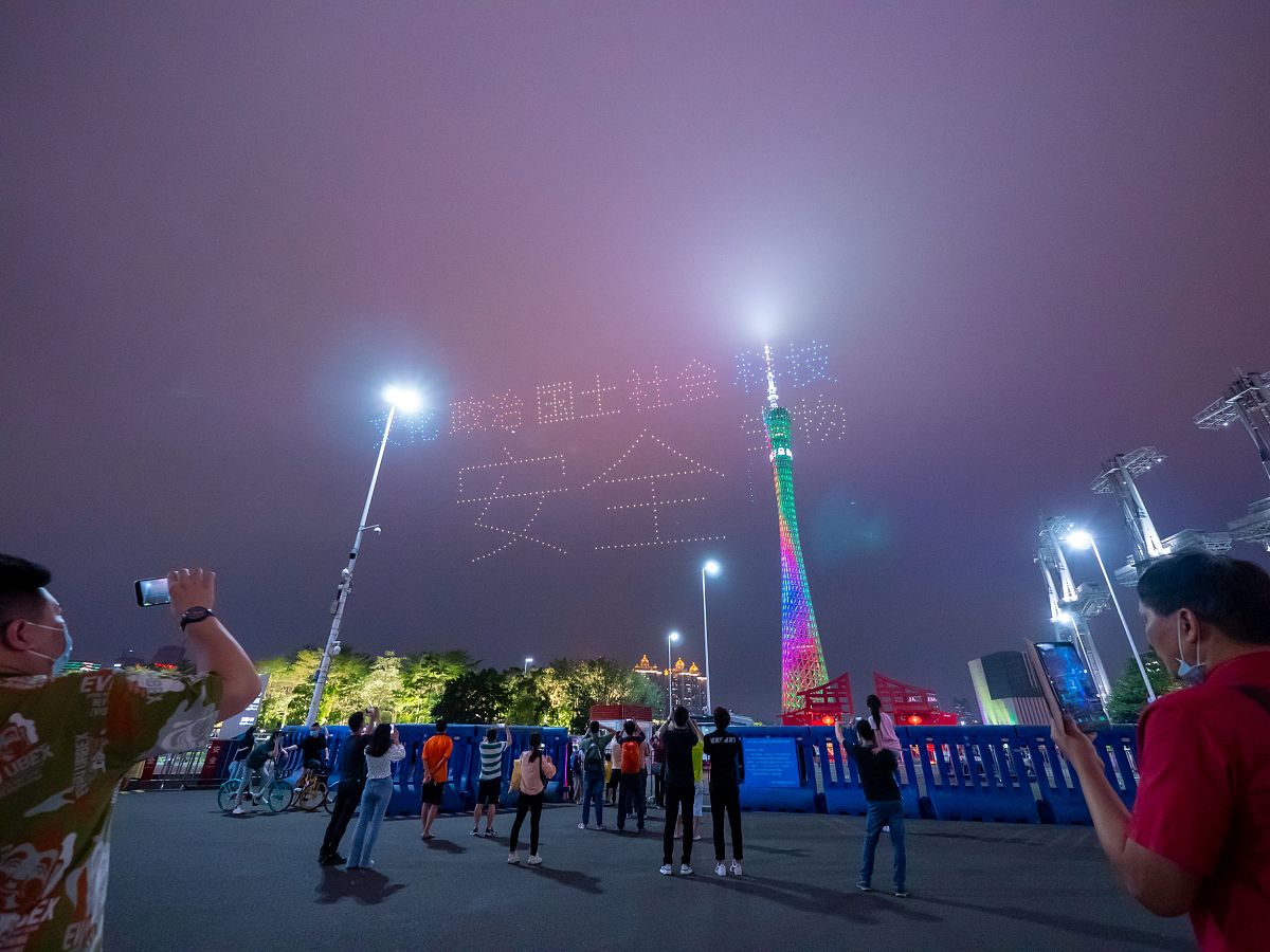 中国周边安全环境现状与总体国家安全观的必要性：当代大学生应如何维护国家安全