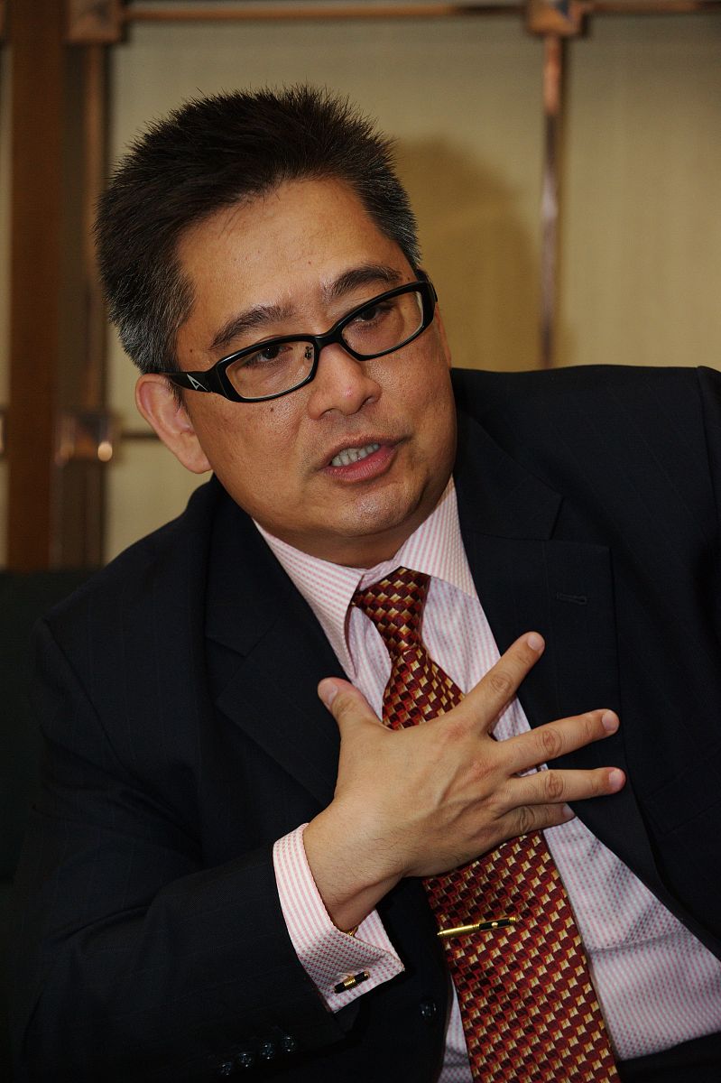 一个普通人想寄个手机到外国有什么途径联系国际快递吗