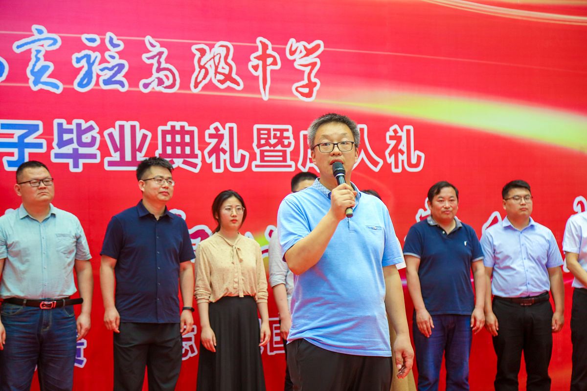 嘉善天凝中学校长是谁？李刚校长带领学校不断发展壮大