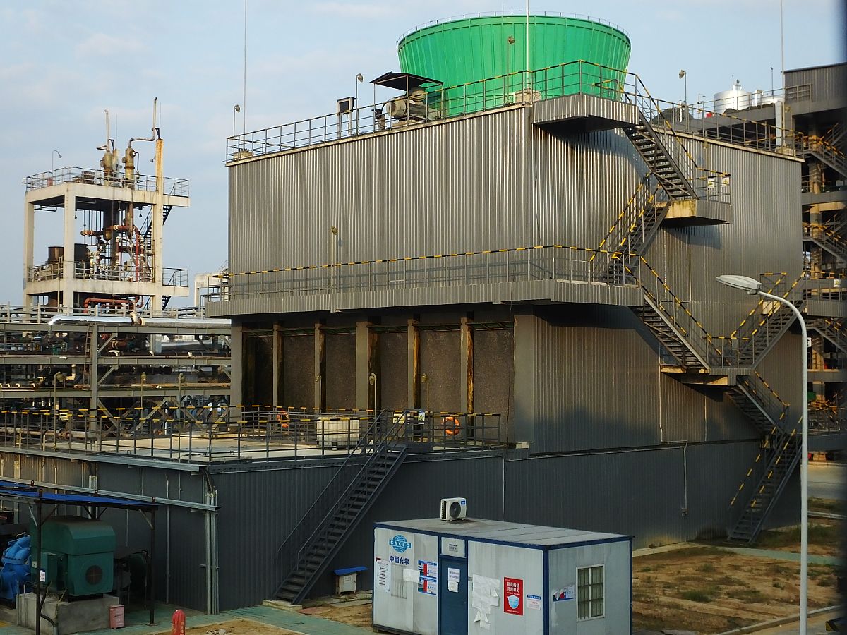 环式焙烧炉类型及特点：直接还原、石油焙烧、水泥窑等