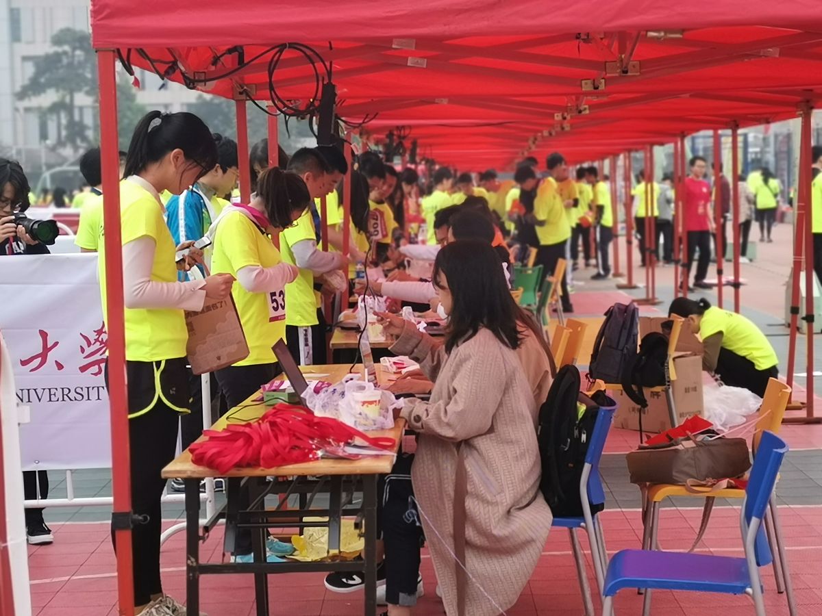 写一份2000字的五四青年节个人事迹
