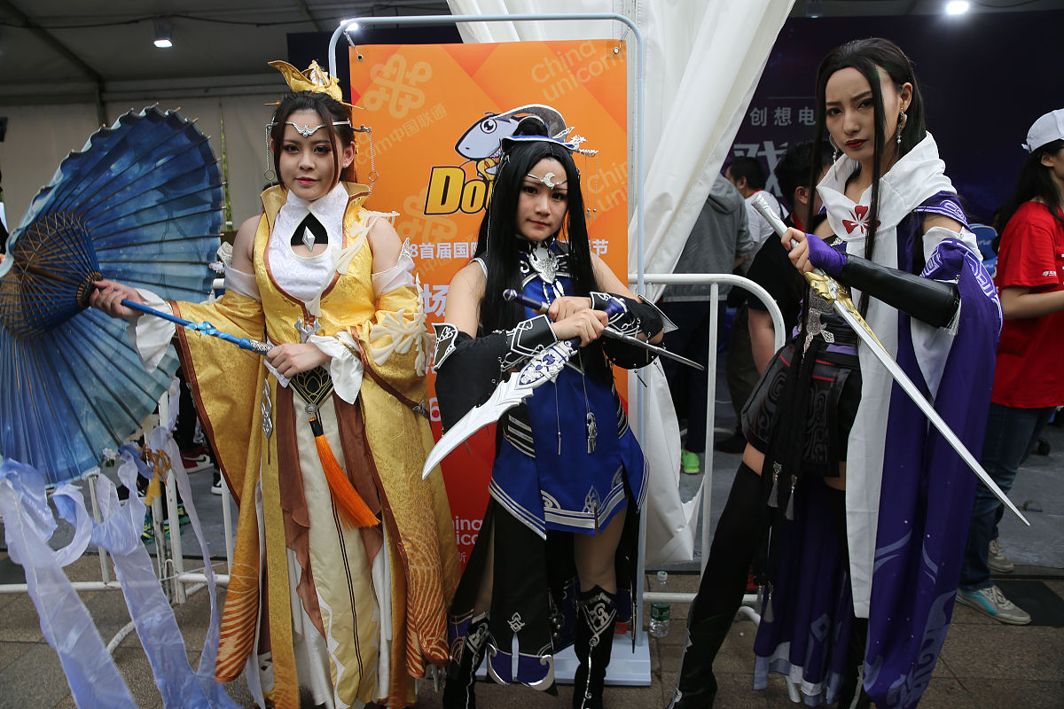 斗鱼直播间主播叫观看者为老铁的主播是谁