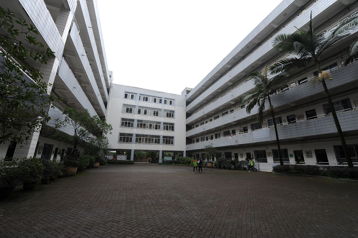 重庆铁路工程学校办学优势 - 培养铁路工程技术人才的摇篮