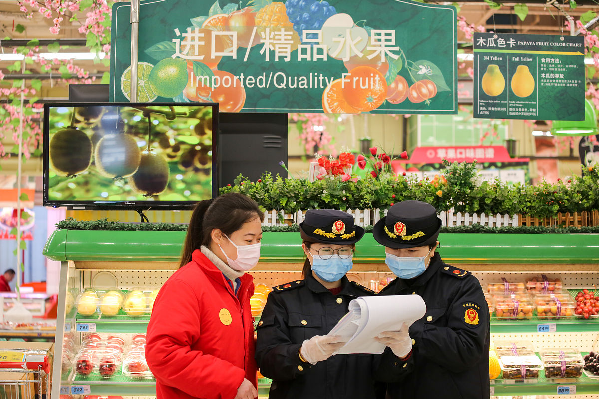 设计一个标题，吸引眼球，讲述单证报关与买单报关的优缺点，与区别