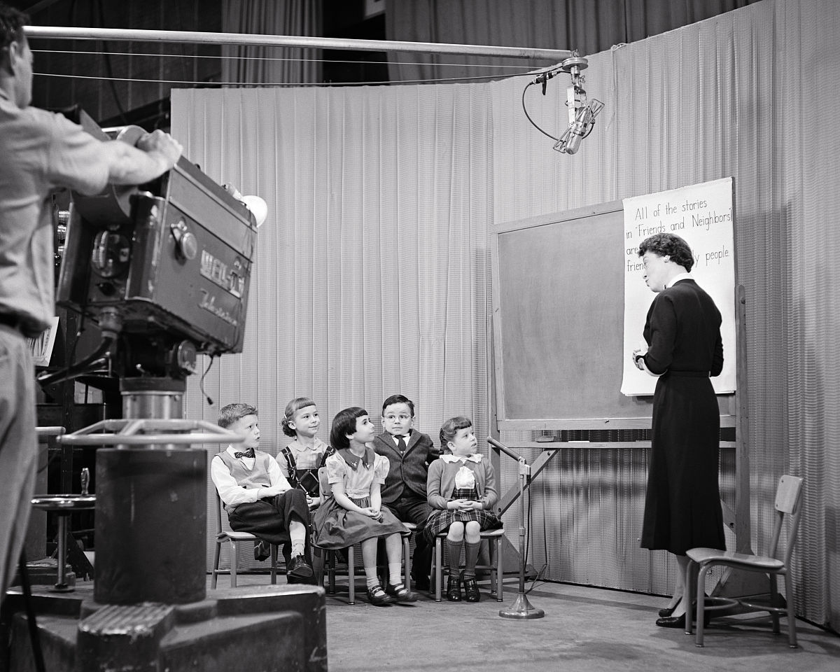 九十年代中国礼堂有投影仪吗？