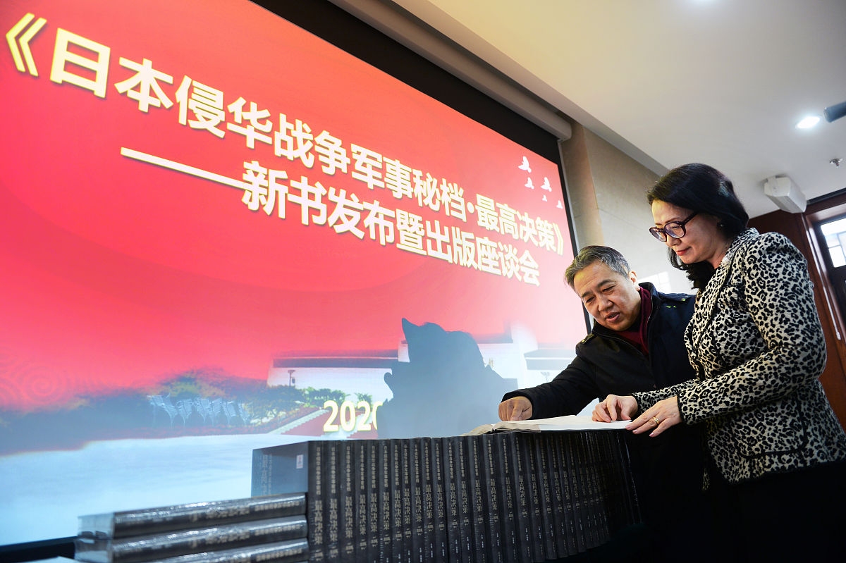 1.坚定理想信念，筑牢团结奋斗的思想根基。
2.加强思想引领，汇聚建功立业的奋进力量。
3.弘扬劳动精神，讲好水务海洋的劳动故事。根据这三个小标题，重写三个小标题，要求表达准确