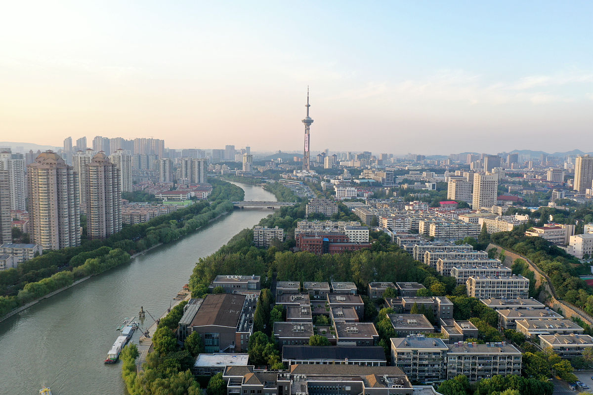 2020年9月6日,无人机拍摄的南京外秦淮两岸河秋日风光.