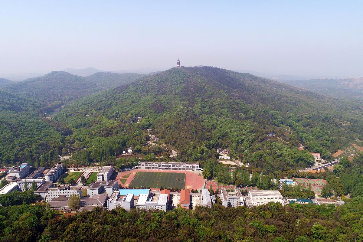 湖北文理学院是公办还是民办学校？