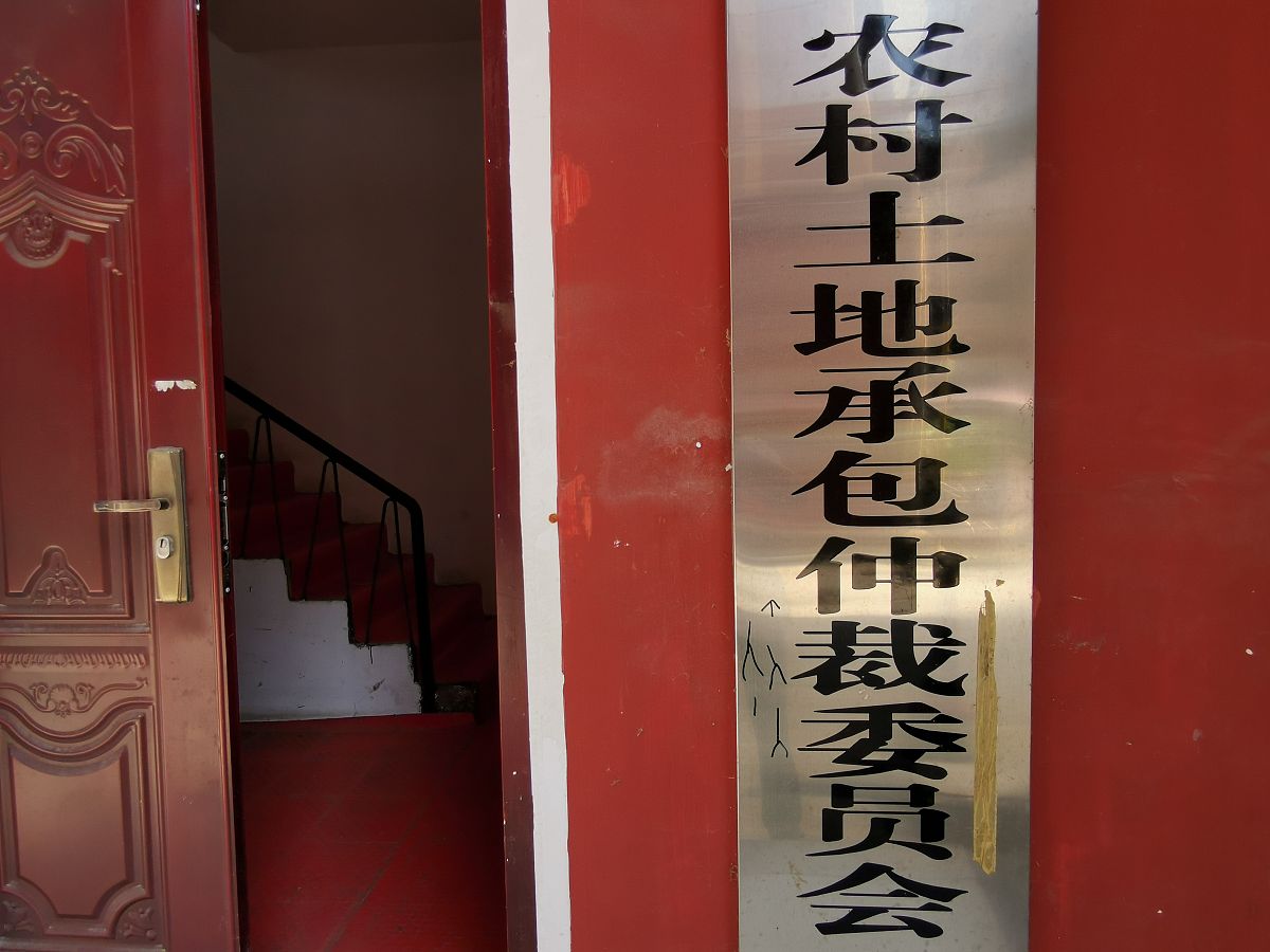 标题为：建筑索赔的程序有哪些-----子标题分别是：--建筑索赔的程序有哪些规定、建筑索赔的程序有哪些内容、建筑索赔的程序有哪些要求。文章共800字