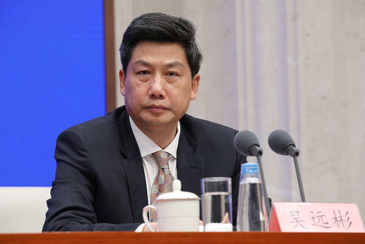 给我写一篇自然辩证法概论的课程论文选题是科学家精神与创新型国家建设