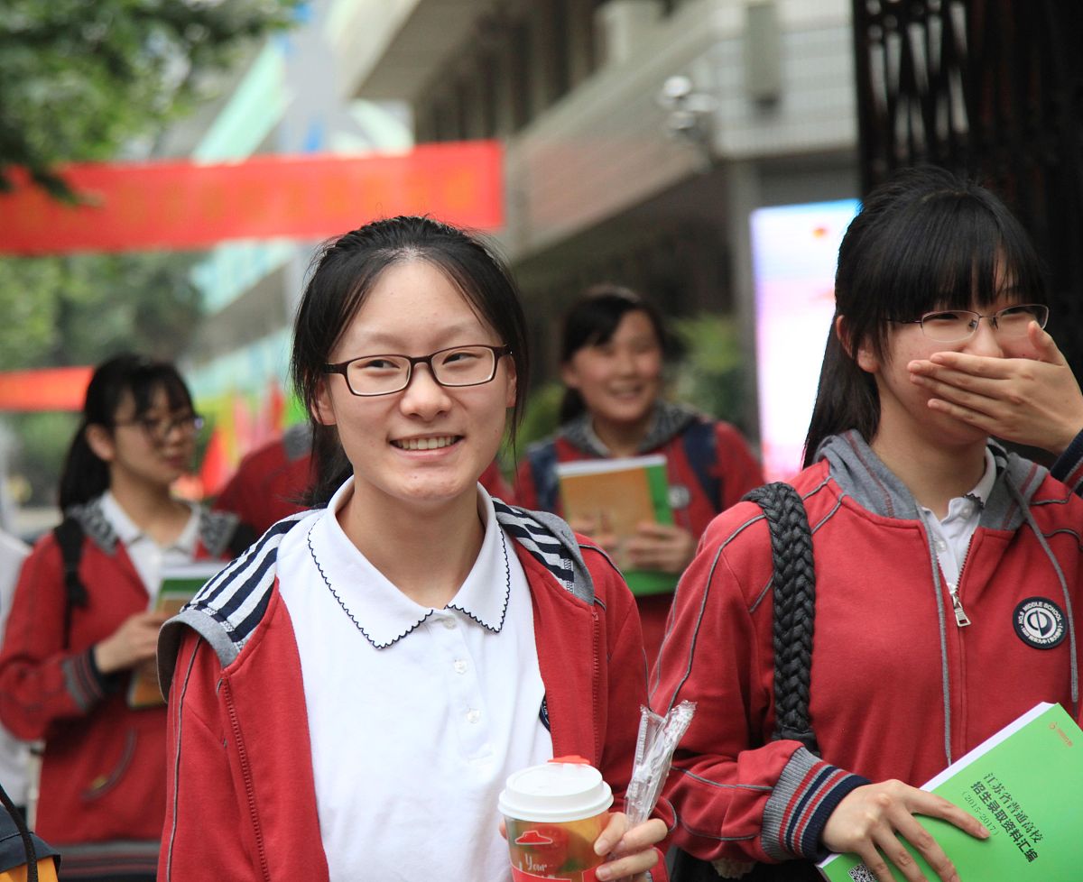 厦门初三女生适合学什么专业？女生好就业的专业有哪些？