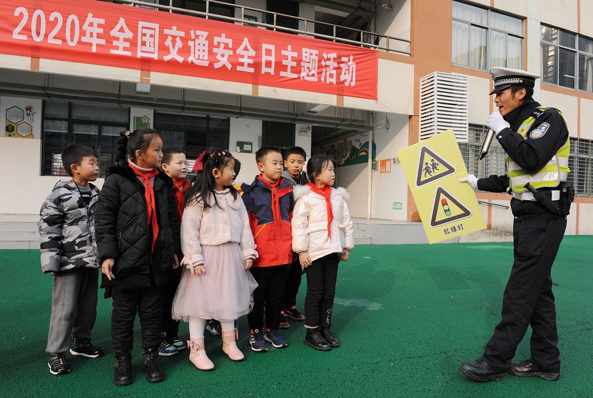 电工电子基础实训心得体会：实践、安全、团队合作与持续学习